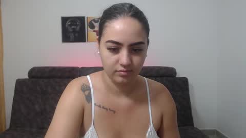  ALEJANDRO Y EMILY  online show from March 2025 10:51:01 AM