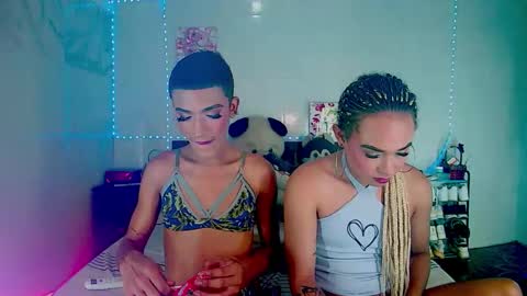 Snapshot of couple_sweet1016 chatting on October 2025 08:51:02 PM ALEXA KIM online show from October 2025 08:51:02 PM