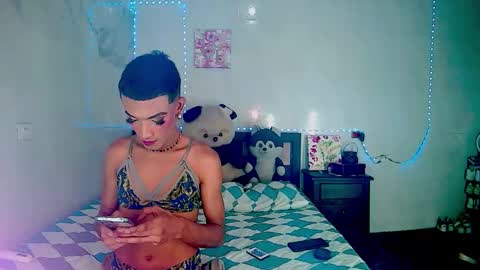 Snapshot of couple_sweet1016 chatting on October 2025 01:20:02 AM ALEXA KIM online show from October 2025 01:20:02 AM