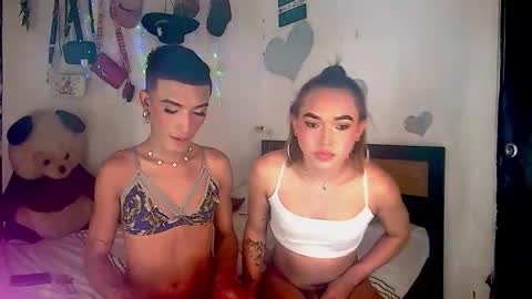 Snapshot of couple_sweet1016 chatting on November 2025 06:07:01 PM ALEXA KIM online show from November 2025 06:07:01 PM