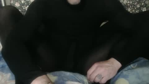 Snapshot of couplelovecam chatting on November 2025 05:53:01 PM pantyhosesforme online show from November 2025 05:53:01 PM