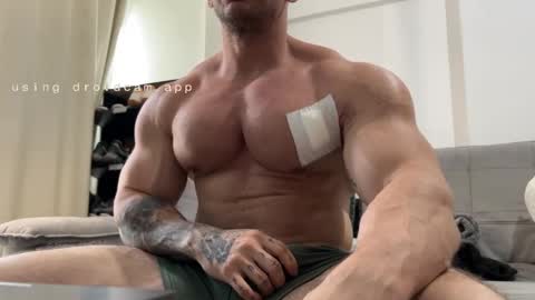 couplemuscle40 online show from November 2025 02:17:01 PM