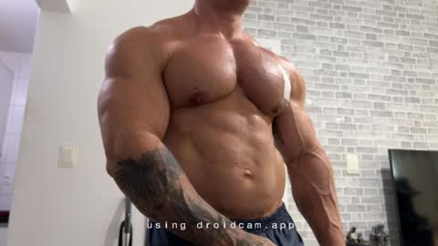 couplemuscle40 online show from February 2026 06:02:01 PM