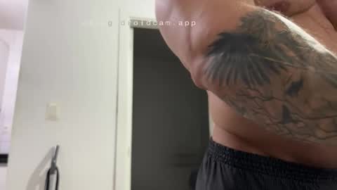 couplemuscle40 online show from March 2026 01:44:02 AM