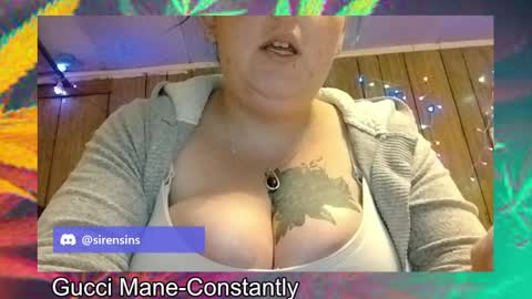 Snapshot of coupleofsinnerz chatting on October 2025 01:50:02 PM coupleofsinnerz online show from October 2025 01:50:02 PM