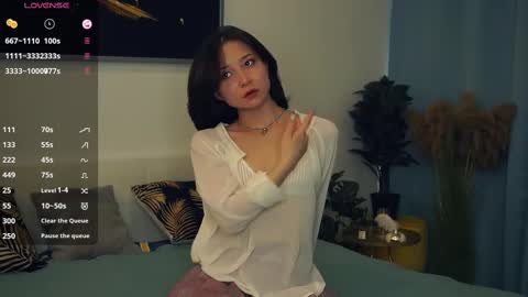 Yui online show from February 2025 10:37:02 AM