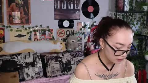 Snapshot of coventinahazleton chatting on November 2025 08:19:02 PM Yuna online show from November 2025 08:19:02 PM