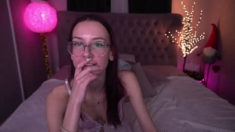 cozymell online show from January 2025 06:02:01 PM