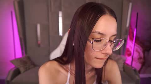 cozymell online show from March 2025 05:02:01 PM