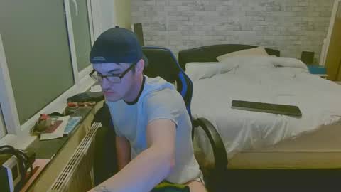 Cre8 craigy1605 TikTok craig..gray online show from March 2025 10:42:01 PM