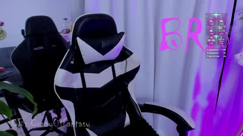 Laura  online show from January 2025 08:28:01 AM