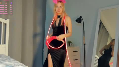 Emma online show from December 2024 05:37:01 AM