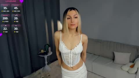 Emma online show from February 2025 02:18:01 AM