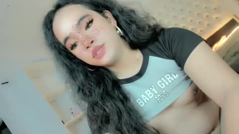 Snapshot of crazy_vixen chatting on January 2025 12:41:01 PM Hot Ayisha online show from January 2025 12:41:01 PM
