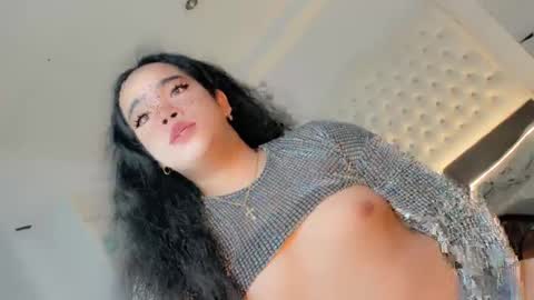 Snapshot of crazy_vixen chatting on January 2025 01:14:02 PM Hot Ayisha online show from January 2025 01:14:02 PM