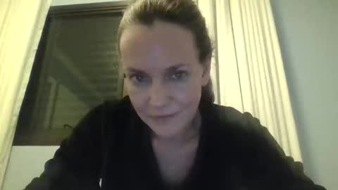 Anny online show from October 2025 12:38:01 AM