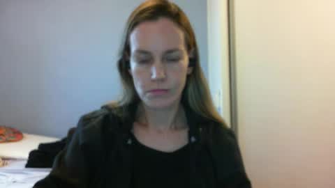 Anny online show from October 2025 10:44:02 AM