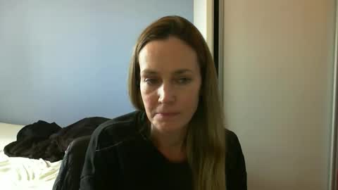 Anny online show from October 2025 04:07:02 PM