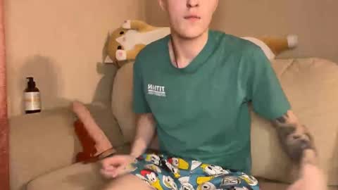 Snapshot of crazybottom99 chatting on January 2025 05:51:02 PM Alex online show from January 2025 05:51:02 PM