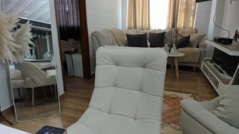 Snapshot of crazygirlsweet chatting on February 2026 12:55:01 PM LAURA online show from February 2026 12:55:01 PM