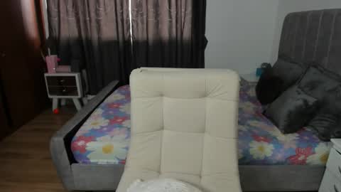 Snapshot of crazygirlsweet chatting on February 2026 08:16:02 PM LAURA online show from February 2026 08:16:02 PM