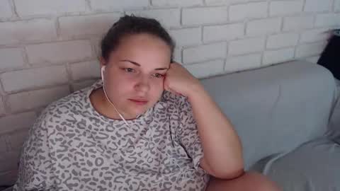 Crazyy Girl  online show from October 2025 04:30:01 PM