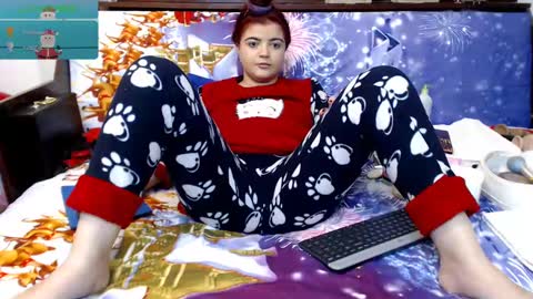 Snapshot of crazzy_pussy chatting on December 2024 09:50:02 PM Ana  online show from December 2024 09:50:02 PM