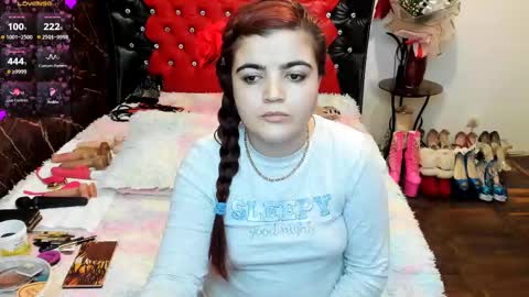 Snapshot of crazzy_pussy chatting on February 2025 07:06:01 PM Ana  online show from February 2025 07:06:01 PM