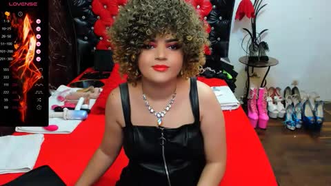 Snapshot of crazzy_pussy chatting on September 2025 09:14:02 AM Ana  online show from September 2025 09:14:02 AM