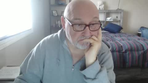 Creamormilk online show from January 2026 07:06:01 PM