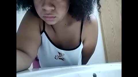 creamyellax online show from February 2026 01:31:02 PM