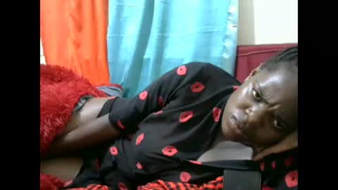 Snapshot of creamymomma chatting on January 2025 06:50:01 PM verah online show from January 2025 06:50:01 PM