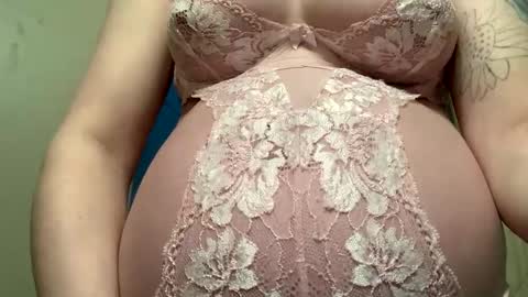 Breed me daddy  online show from December 2025 05:53:01 PM