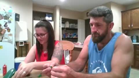 Creeksidecouple online show from September 2025 03:44:02 AM