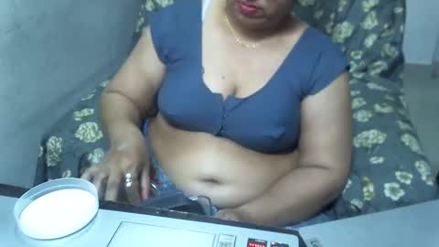 Snapshot of crezybhabihot chatting on March 2025 11:22:02 PM Sonika69 online show from March 2025 11:22:02 PM