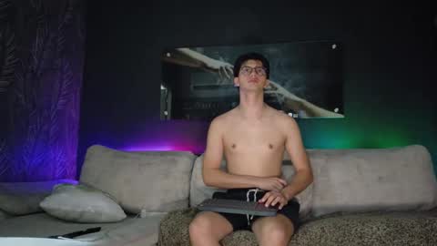 CRHISTIAN online show from April 2026 01:55:02 AM