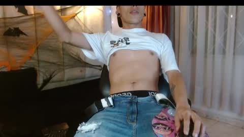 Snapshot of criiscs chatting on October 2025 09:24:01 AM criiscs online show from October 2025 09:24:01 AM