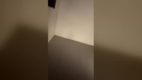 crimson_mood online show from January 2026 02:15:01 AM