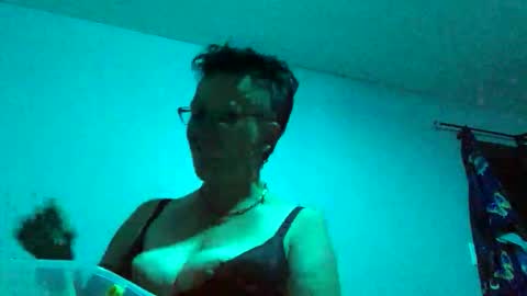 Snapshot of crimsonrose444 chatting on June 2026 06:04:01 AM Tulip online show from June 2026 06:04:01 AM
