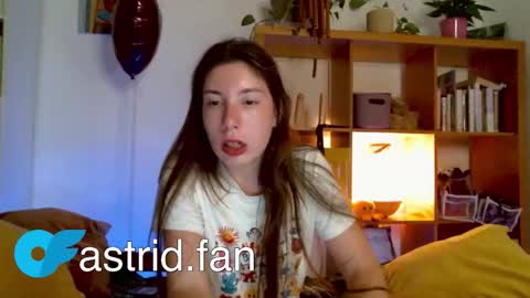Astrid online show from September 2025 06:30:01 PM