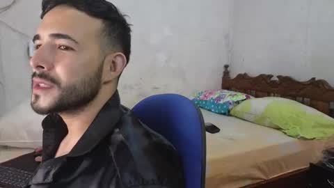 Snapshot of cris_simons chatting on December 2024 01:52:02 AM cris_simons online show from December 2024 01:52:02 AM