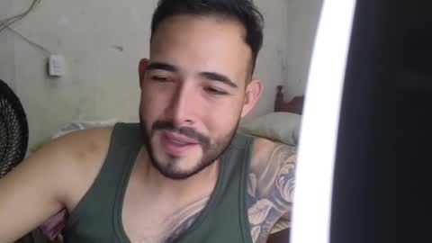 Snapshot of cris_simons chatting on March 2025 12:00:01 AM cris_simons online show from March 2025 12:00:01 AM