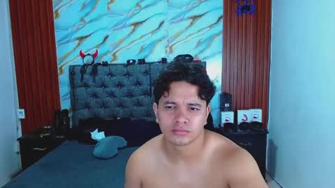 Snapshot of crisandmery chatting on May 2026 05:24:01 AM CRISANDMERY online show from May 2026 05:24:01 AM