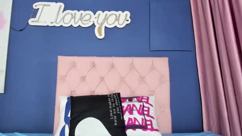 Snapshot of crisevanz18 chatting on February 2025 07:06:02 PM Cris Evanz online show from February 2025 07:06:02 PM