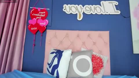 Snapshot of crisevanz18 chatting on February 2025 04:48:02 PM Cris Evanz online show from February 2025 04:48:02 PM