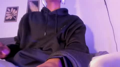 Snapshot of criss_zuri chatting on April 2026 11:45:02 AM criss_zuri online show from April 2026 11:45:02 AM