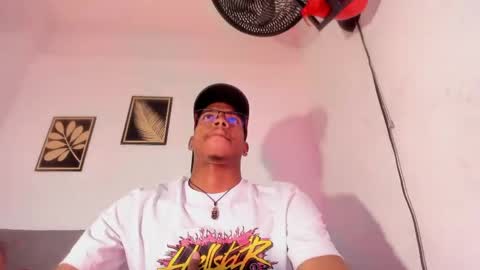 Snapshot of criss_zuri chatting on April 2026 12:04:01 PM criss_zuri online show from April 2026 12:04:01 PM