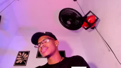 Snapshot of criss_zuri chatting on May 2026 12:00:01 PM criss_zuri online show from May 2026 12:00:01 PM
