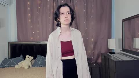 Clara online show from December 2025 08:00:02 AM