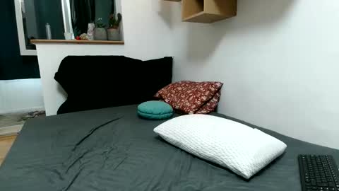 Snapshot of cristaelio chatting on April 2026 03:11:01 PM Crista-Elio online show from April 2026 03:11:01 PM